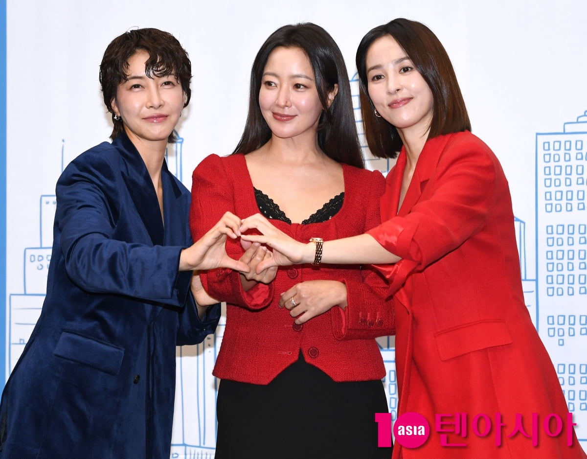 キム・ヒソン、ハン・ヘジン、チン・ソヨンが新ドラマ『次の人生はないから』制作発表会に登場