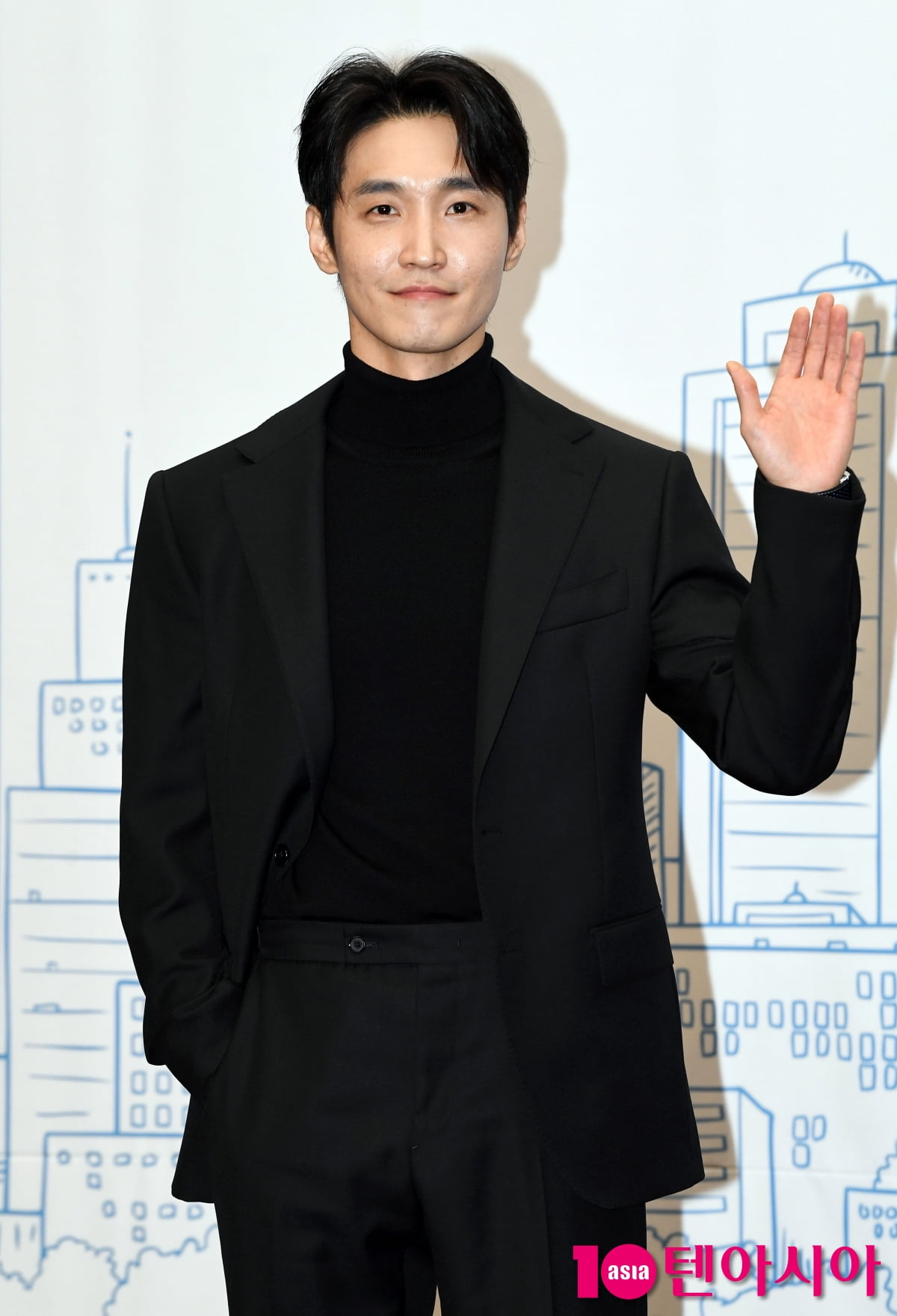 俳優チャン・インソプ、ドラマ『次の人生はないから』制作発表会に登場