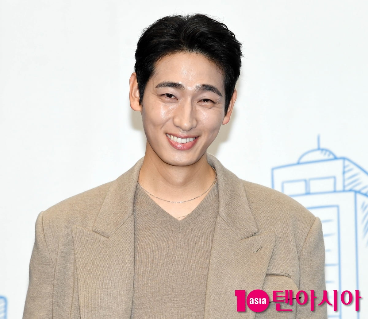 俳優ユン・パク、ドラマ『次の人生はないから』制作発表会に登場