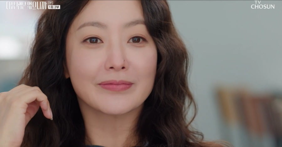 Kim Hee-sun, Han Hye-jin, and Jin Seo-yeon Captivate Viewers with 'Womance' in 'No Next Life' Premiere