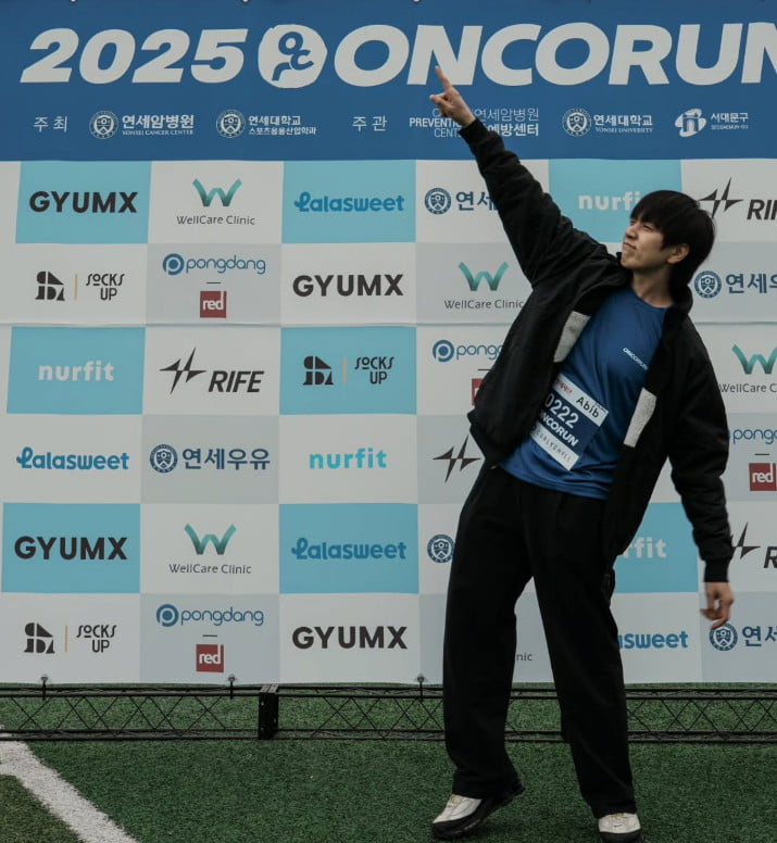 B1A4's Sandeul Joins Marathon for Cancer Awareness, Impresses Fans with Youthful Appearance