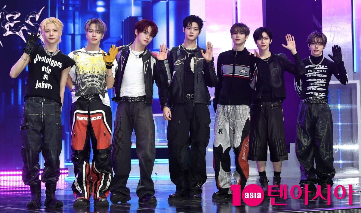 CLOSE YOUR EYES Unveils Mini Album 'blackout' at Seoul Showcase