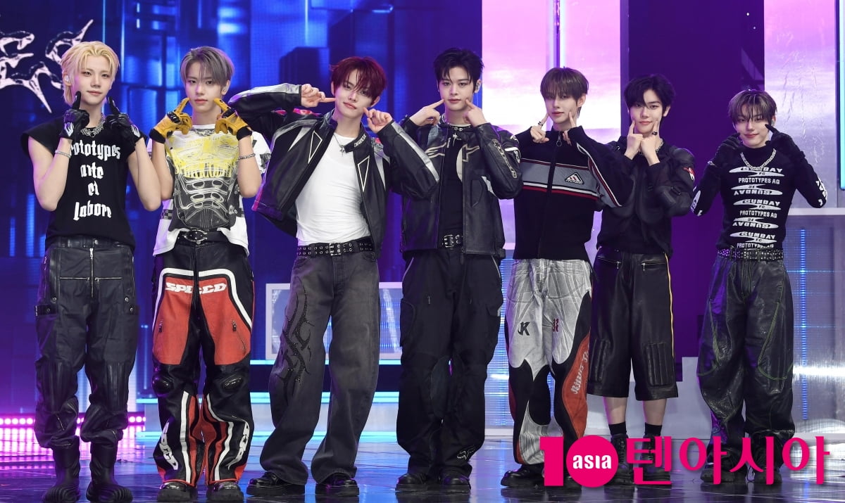 CLOSE YOUR EYES Unveils Mini Album 'blackout' at Seoul Showcase