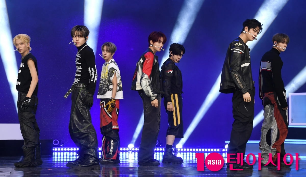 CLOSE YOUR EYES Unveils Mini Album 'Blackout' at Seoul Showcase