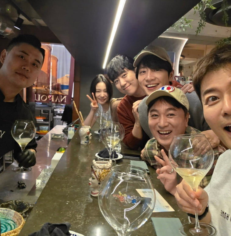 ジョン・ヒョンム、国内ブレイン有名人たちと誕生日パーティーを開催