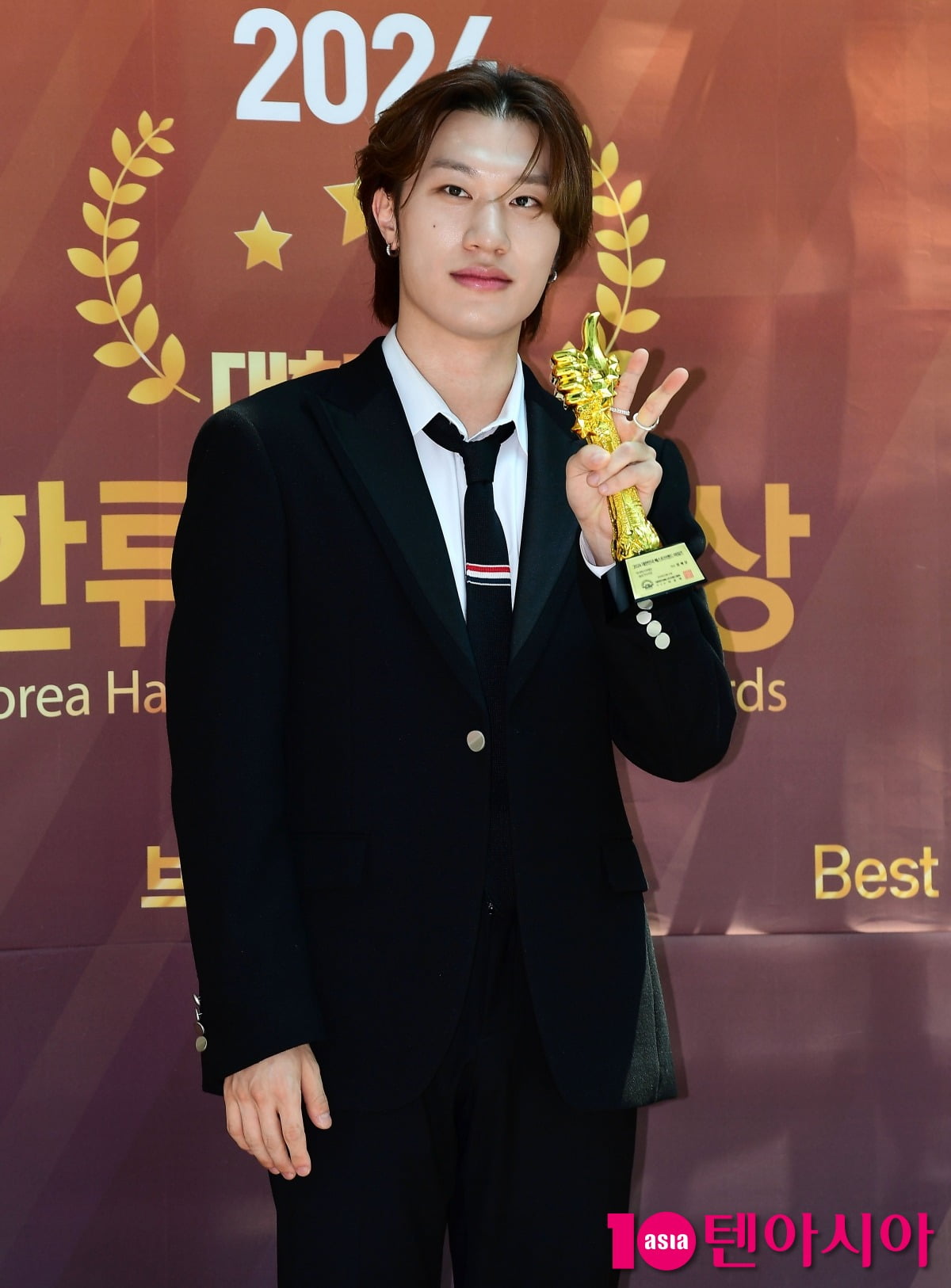 ディモ レックス、ニューシングル『ACCEPTANCE』で新たな音楽的挑戦