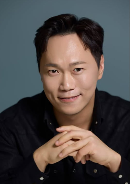 Actor Song Jin-woo Joins MBN's New Volleyball Variety Show 'Spike War'