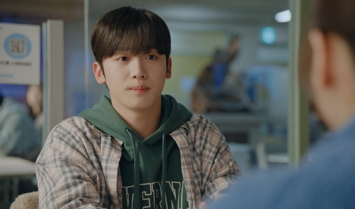 ウェイブオリジナル『第4次恋愛革命』、キム・ヨハンとファン・ボルムビョルのダイナミックな初対面が話題に