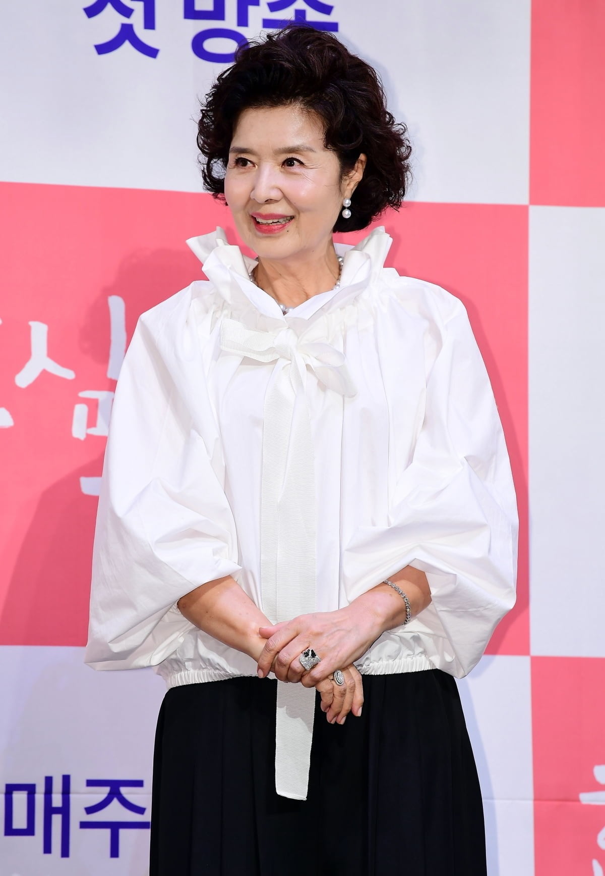 Actress Yoon Mira Shares Candid Thoughts on Cosmetic Surgery Among Young Actors