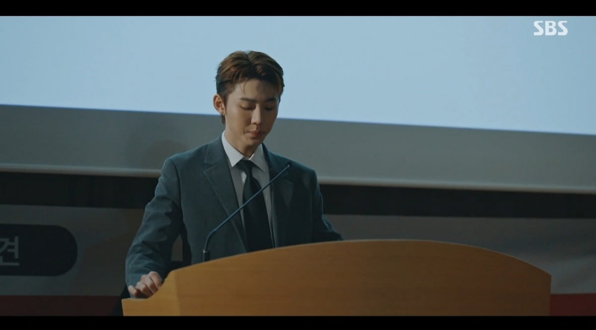 ソ·ボムジュン、緊急記者会見でチェ·ウシクとチョン·ソミンを危機に陥れる