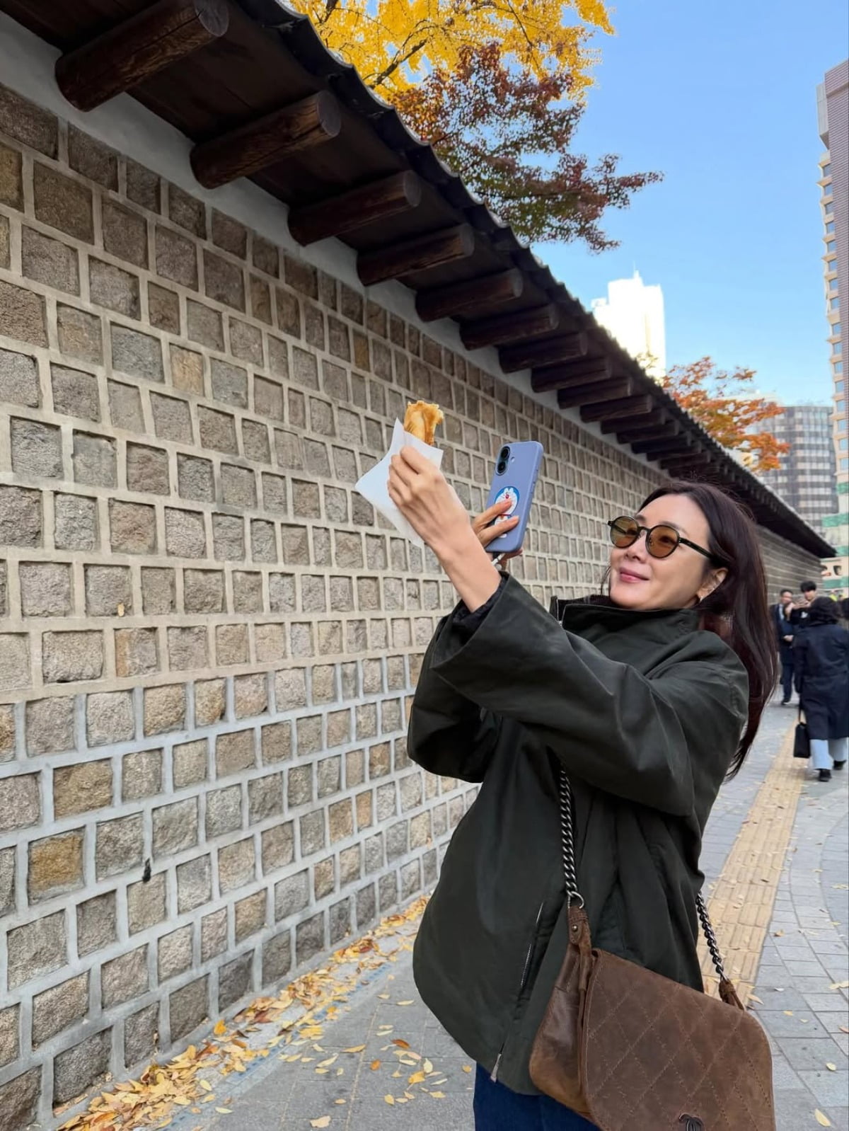 Choi Ji-woo Stuns Fans with Timeless Beauty in Latest Instagram Post