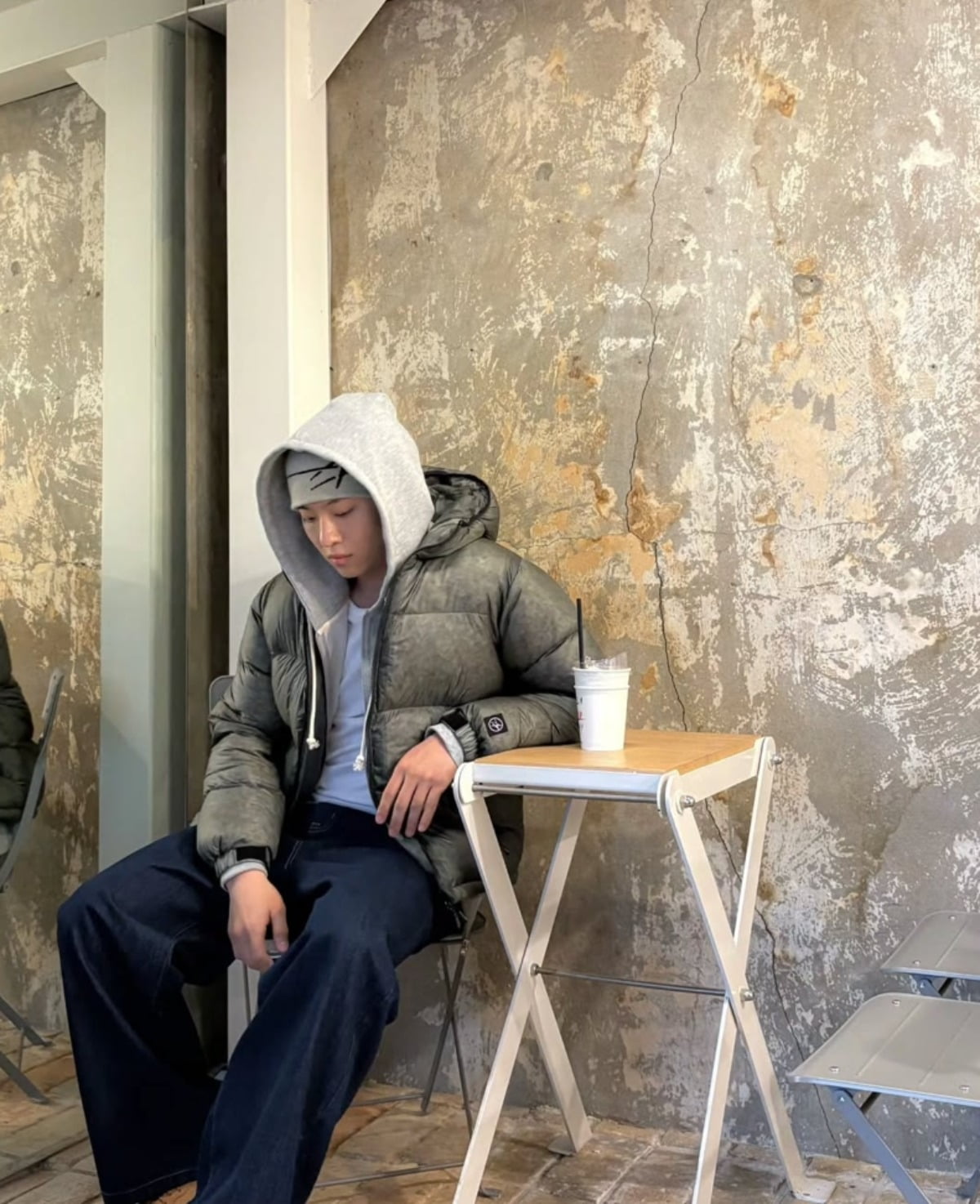 Dex Shares Relaxed Everyday Moments on Instagram