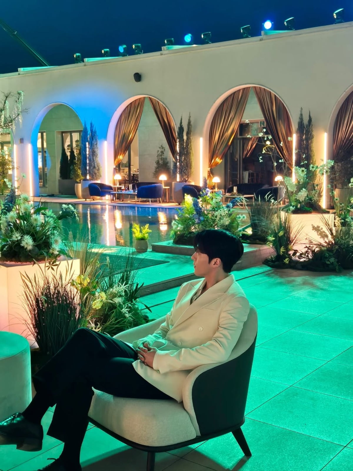 Actor Jang Ki-yong Shares Behind-the-Scenes Photos from 'Dynamite Kiss'