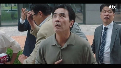 Ryu Seung-ryong's Character Faces Unexpected Challenges in 'Kim Bu-jang's Story'