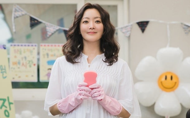 キム・ヒソン、ドラマ『次の人生はないから』でプロフェッショナルな姿を再び披露