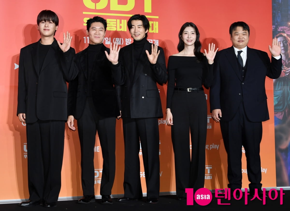 Stars Gather for the Launch of 'Heroes Next Door'