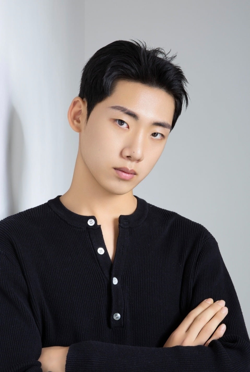 Model Ham Yu-geol Signs Exclusive Contract with K-Tigers Entertainment, Embarks on Acting Career
