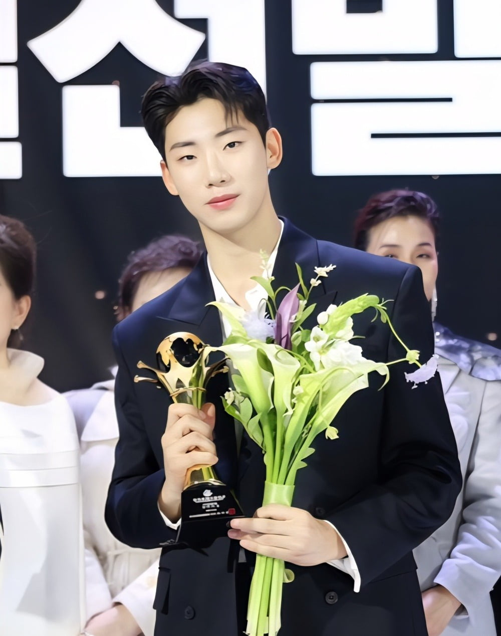 Model Ham Yu-geol Signs Exclusive Contract with K-Tigers Entertainment, Embarks on Acting Career