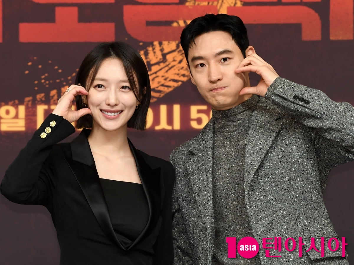 Lee Je-hoon and Pyo Ye-jin Attend Press Conference for SBS's New Drama 'Taxi Driver 3'