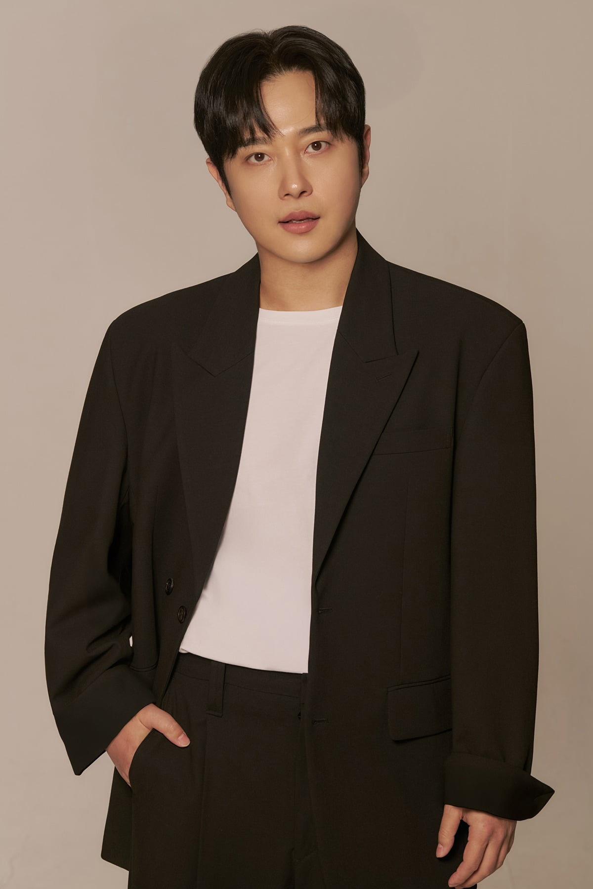 俳優ビョン・ユンソク、ハイパーナインエンターテインメントと専属契約を締結し新たなスタート