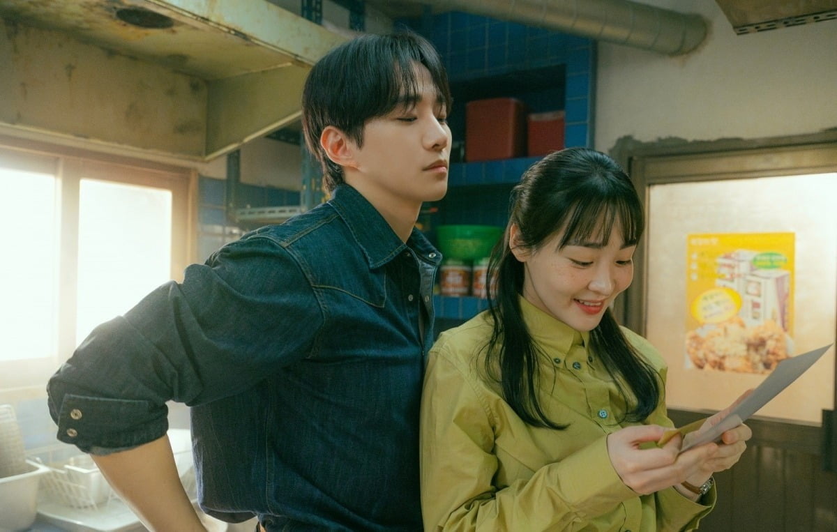 ドラマ『テプン商事』がTV部門話題性1位を獲得！イ・ジュノとキム・ミンハが選ぶ名シーンとは？