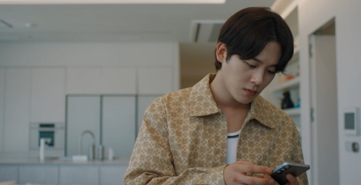 俳優イ・ジョンハ、初登場で確かな存在感を示す！