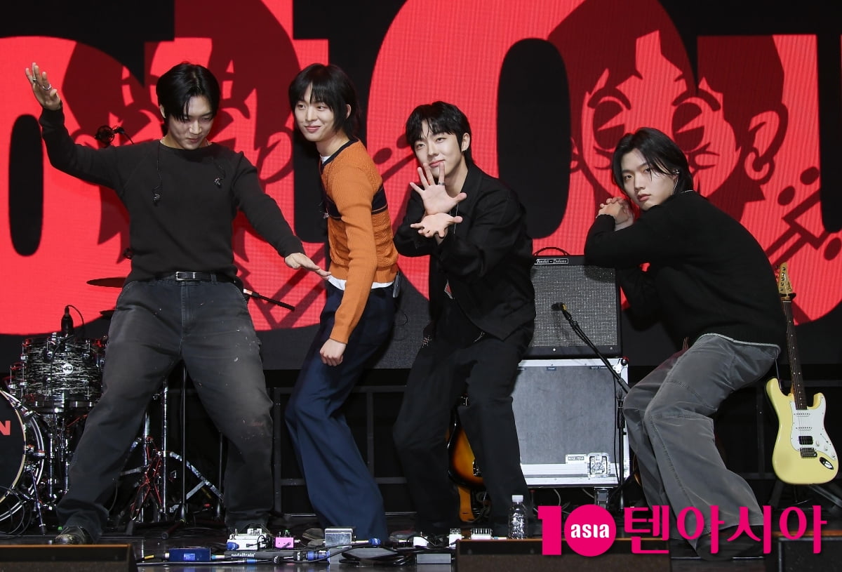 K-Pop Embraces Baseball: NOWZ and Others Hit a Home Run with New Concepts