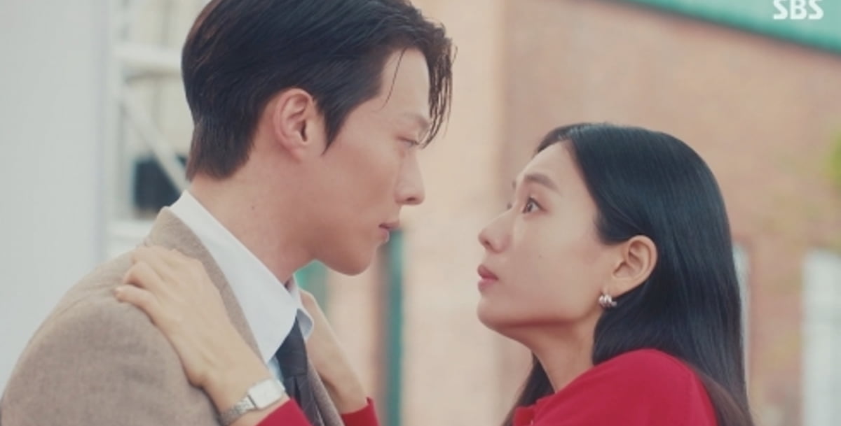 『ダイナマイト・キス』視聴率自己最高記録を更新！アン・ウンジンとチャン・ギヨンのロマンティックコメディが話題