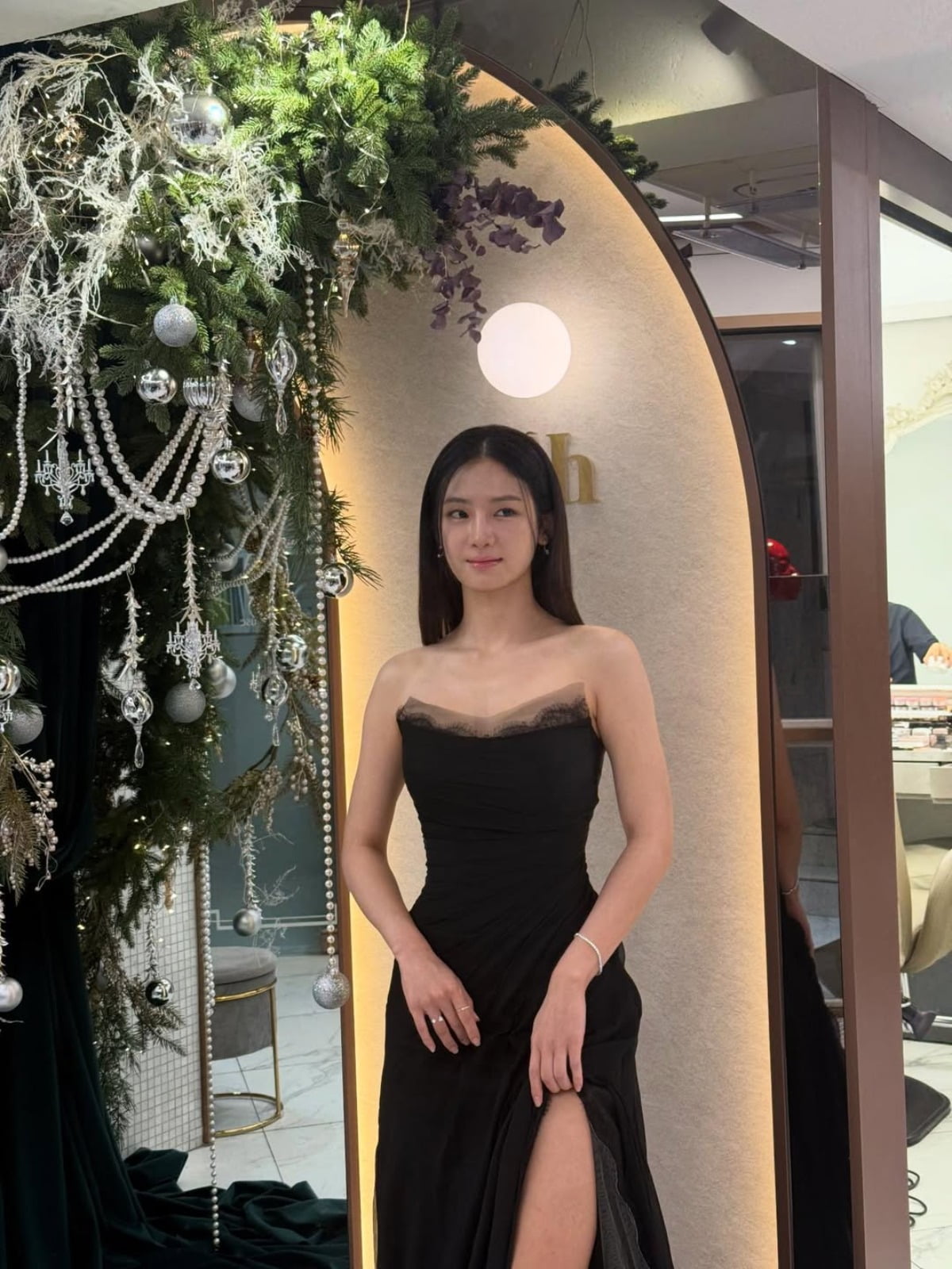 Actress Park Joo-hyun Shines in Elegant Black Dress Amidst Romance Rumors