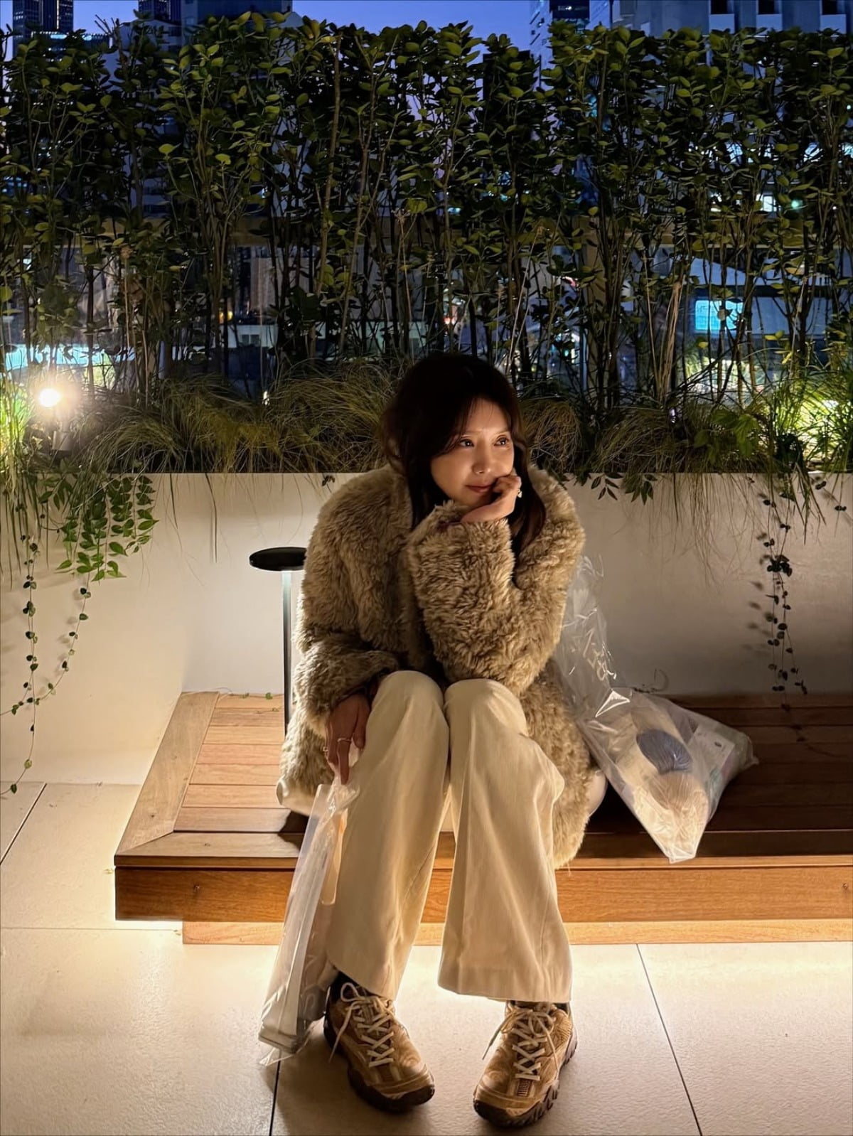 チャ・ジョンアン、新たな趣味に挑戦！輝くビジュアルを公開