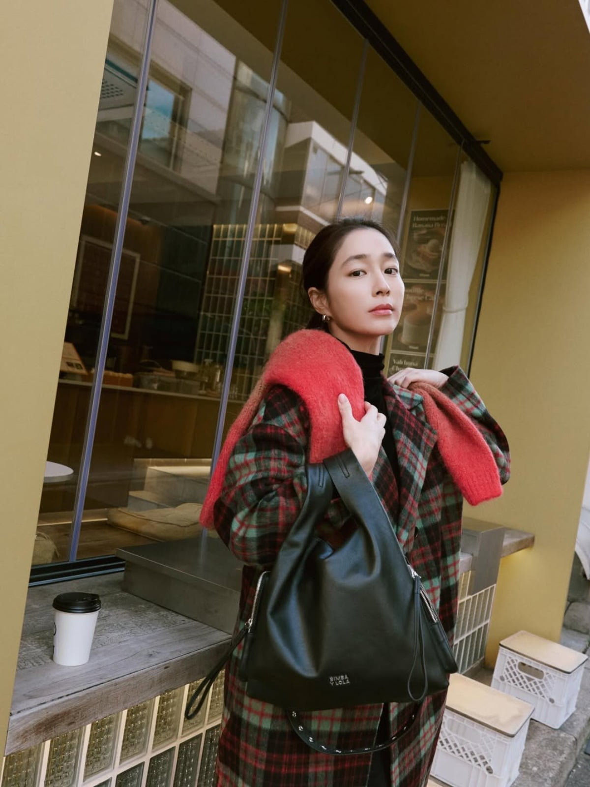 イ・ミンジョン、美しいビジュアルを公開し話題に