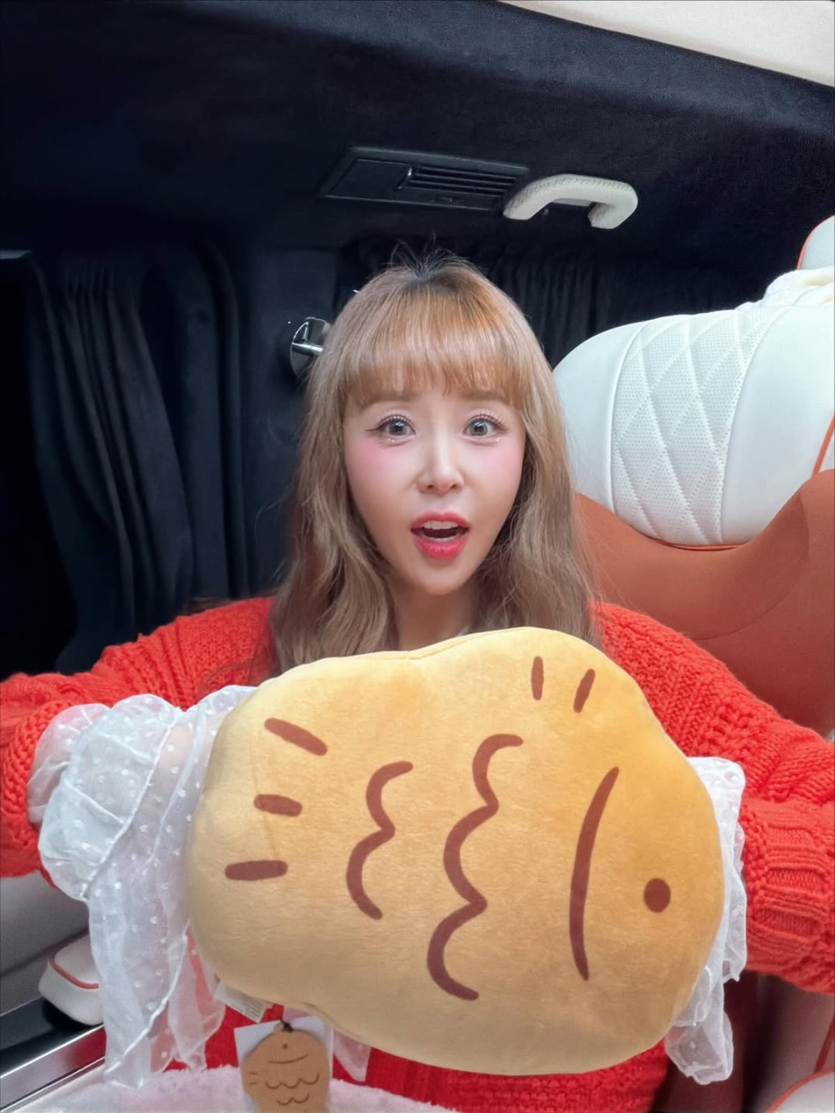 コヨーテのシン・ジ、結婚を控えた明るい近況を公開