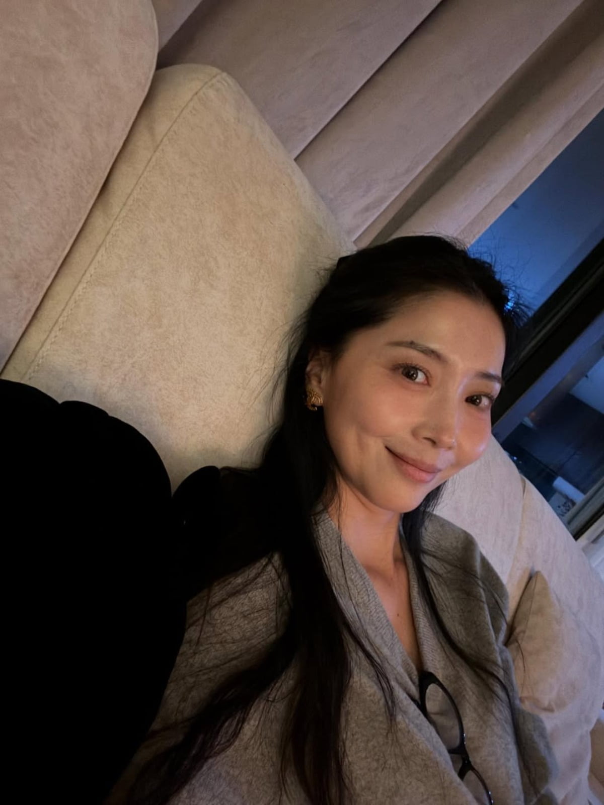 オ・ユナ、変わらぬ美貌でクリスマスを迎える