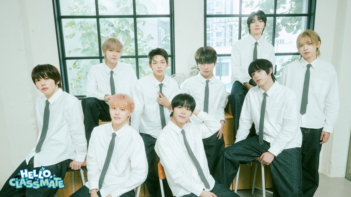 AHOF Unveils Captivating '2026 Season's Greetings' Concept Photos