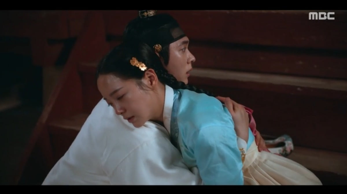 MBCドラマ『イ・ガンには月が流れる』でカン・テオとキム・セジョンの心の交流が描かれる