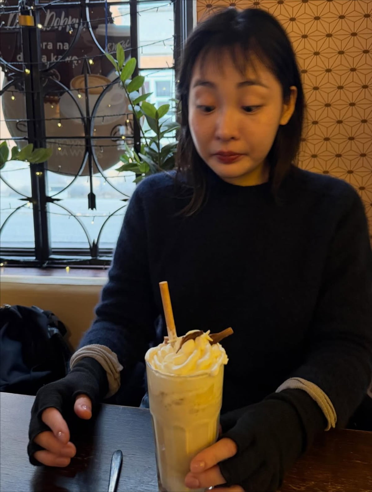 俳優キム・ミンハ、魅力的なビジュアルを披露