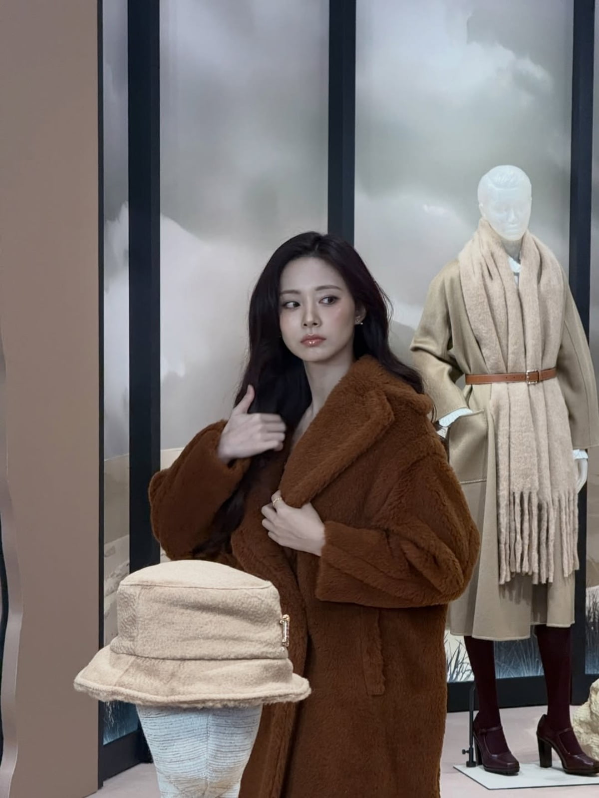 トワイスのツウィ、変わらぬ女神のビジュアルを披露