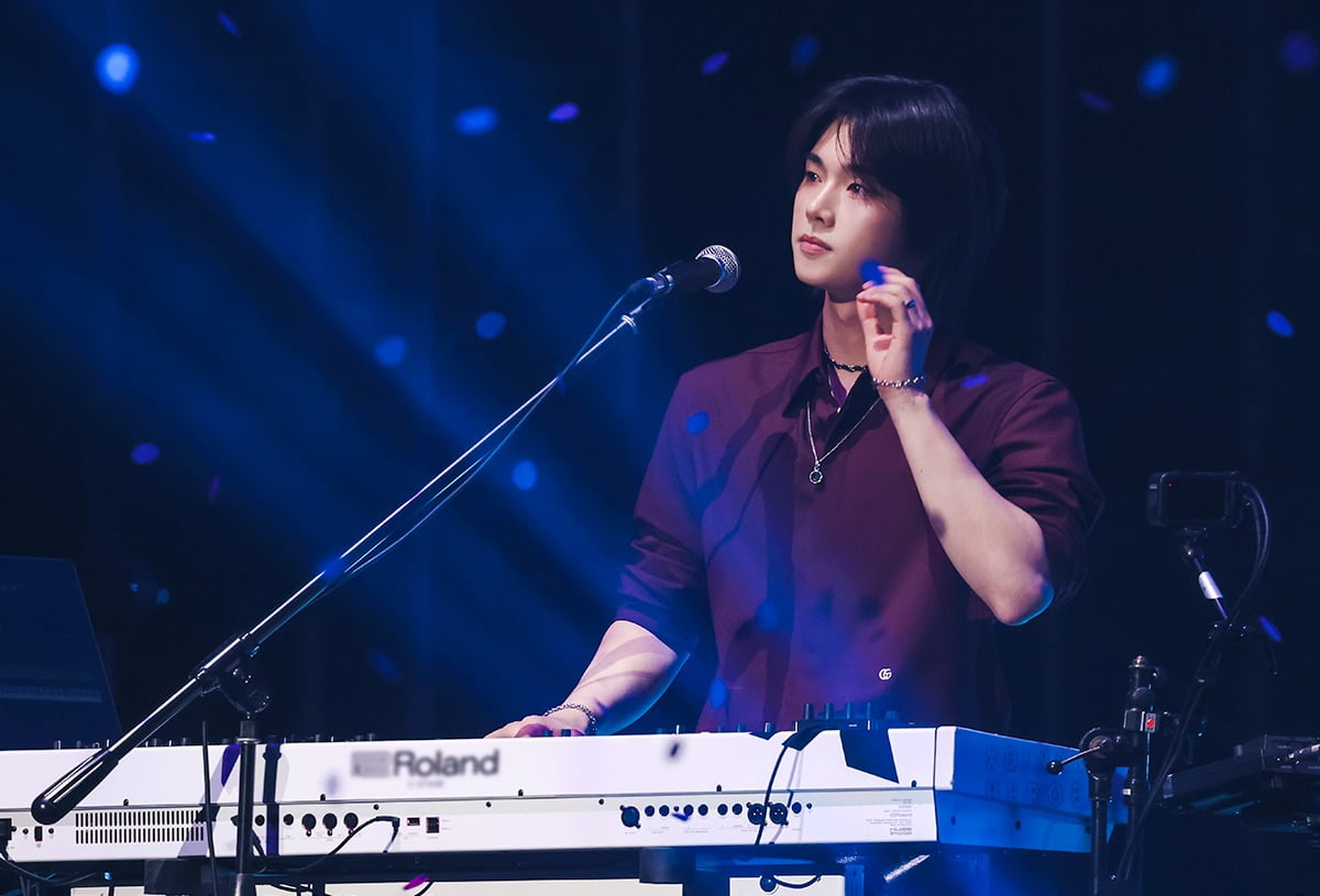 Xdinary Heroes Captivate Fans with Energetic Finale in Seoul