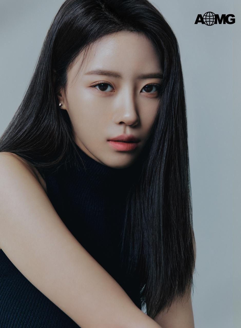 K-Pop Star Lee Mi-joo Joins AOMG: A New Chapter in Her Career