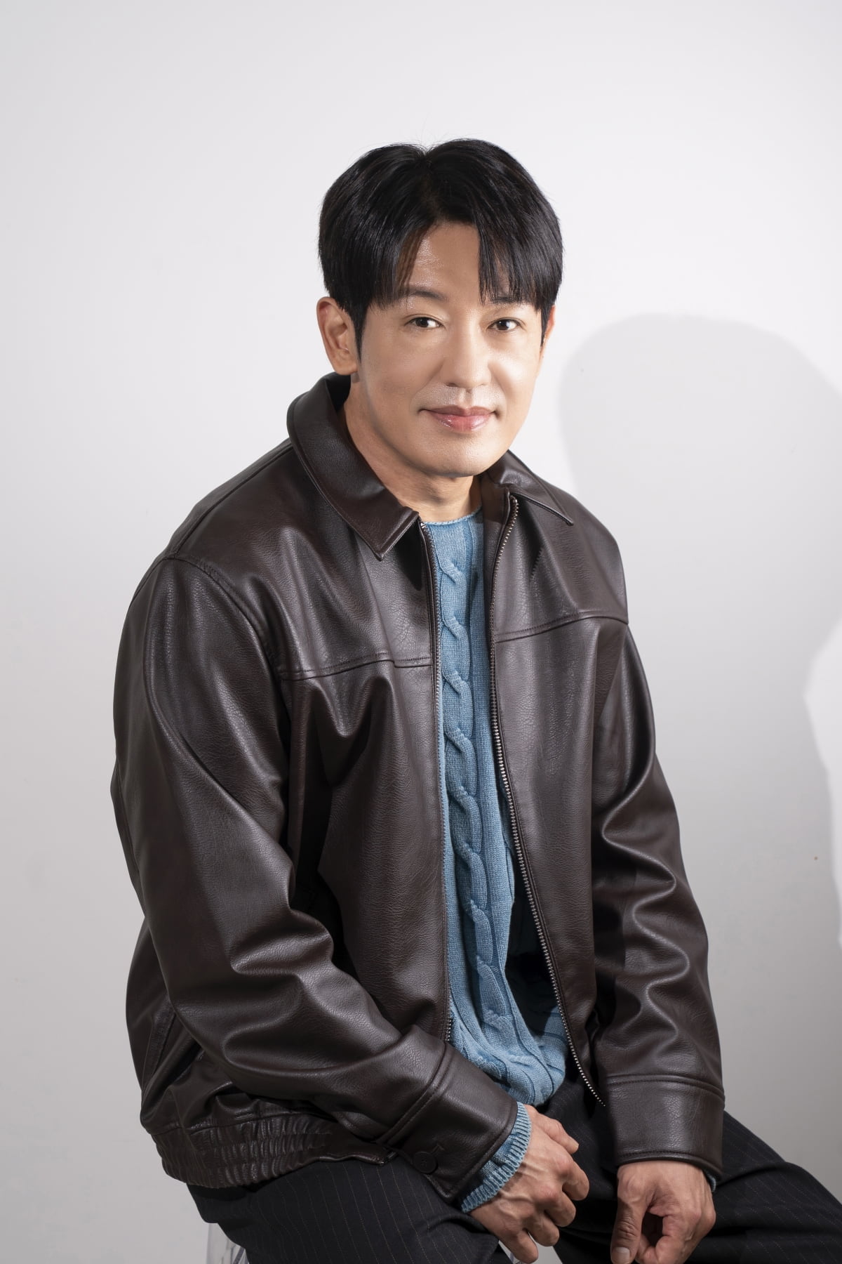 Heo Sung-tae Takes on First Lead Role in 'The Informant' After 15 Years in Acting