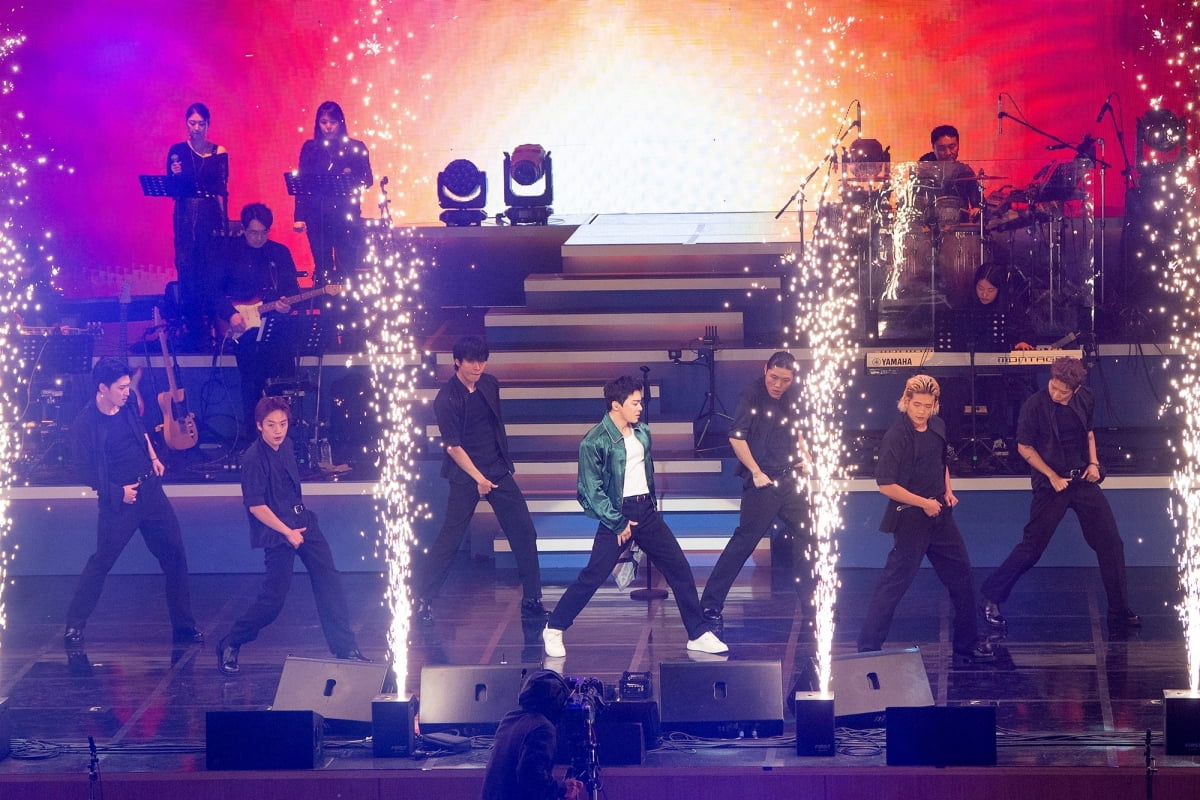 Cho Jung-seok Kicks Off Nationwide Tour with Electrifying Performance in Busan