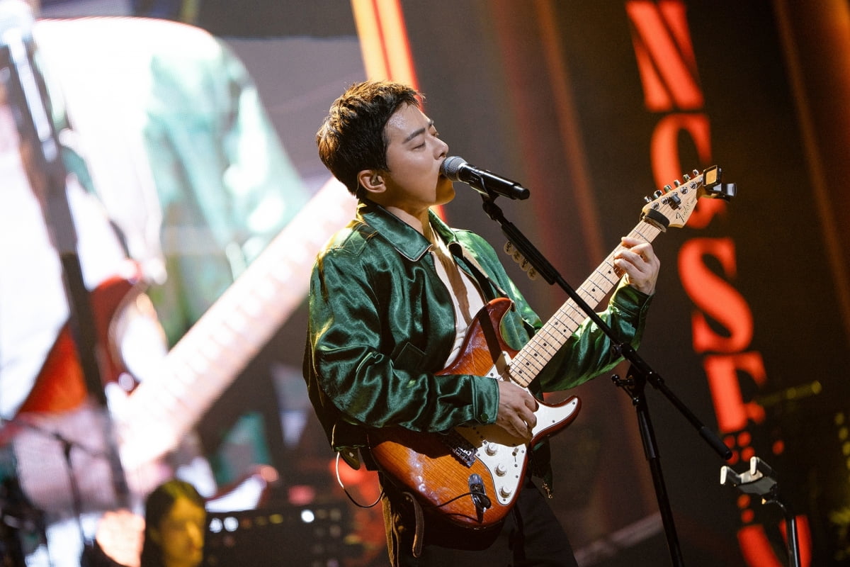 Cho Jung-seok Kicks Off Nationwide Tour with Electrifying Performance in Busan