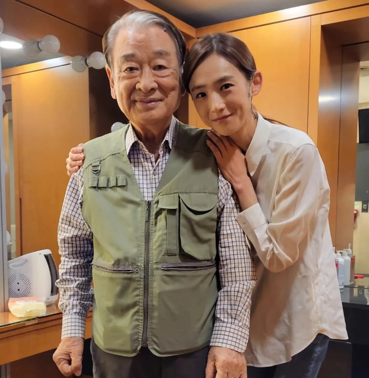 ベイビーボックスのイ・ヒジン、故イ・スンジェを追悼