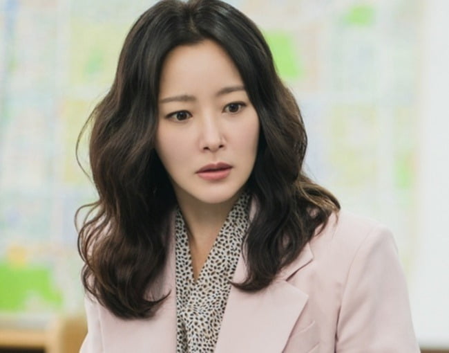 キム・ヒソンとハン・ジヘ、警察署での運命の対面が視聴者を魅了