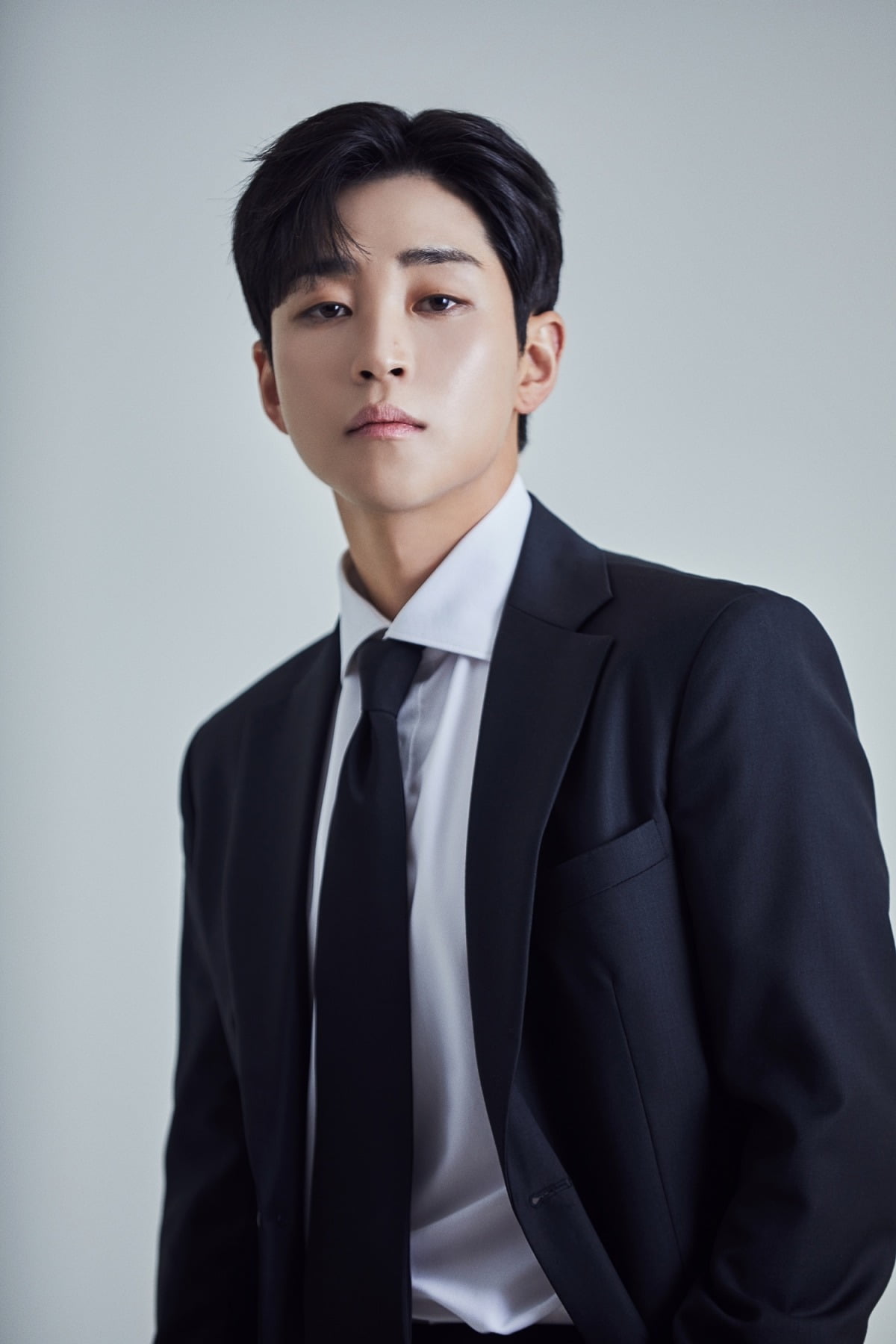 Korean Celebrity DinDin Apologizes Amid PartTimeStudy Bankruptcy Scandal