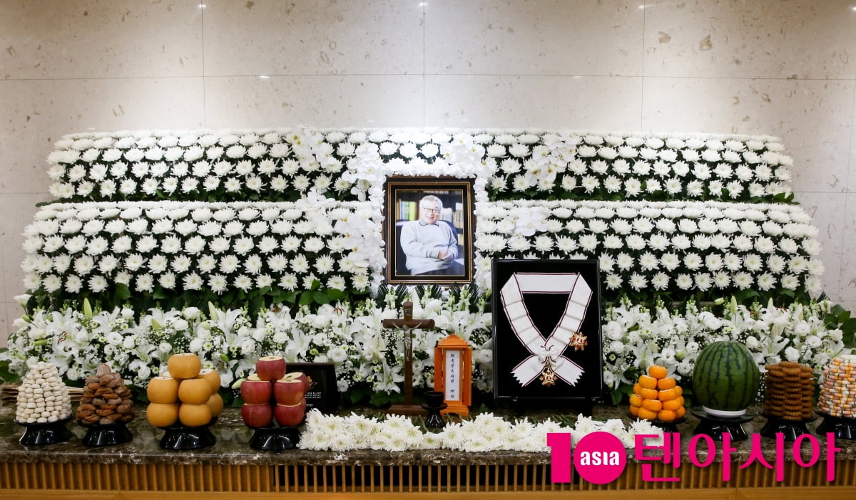Legendary Actor Lee Soon-jae Passes Away at 91, Funeral Held at Seoul Asan Medical Center