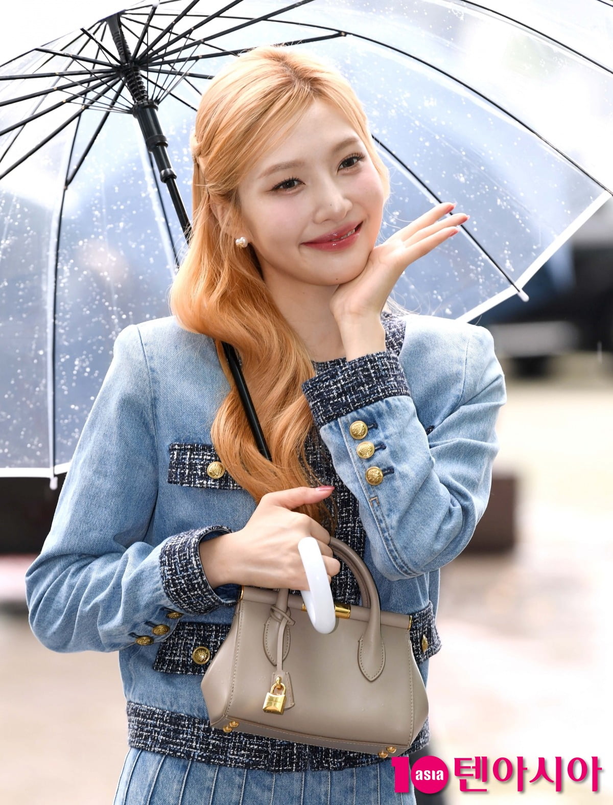 Red Velvet's Joy Releases New Collaboration Track 'Love Conditions'