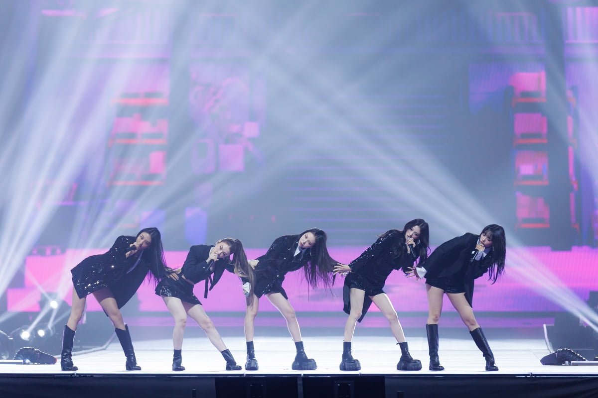 2025 MAMA Awards: A Night of Remembrance and Celebration Amidst Hong Kong Tragedy