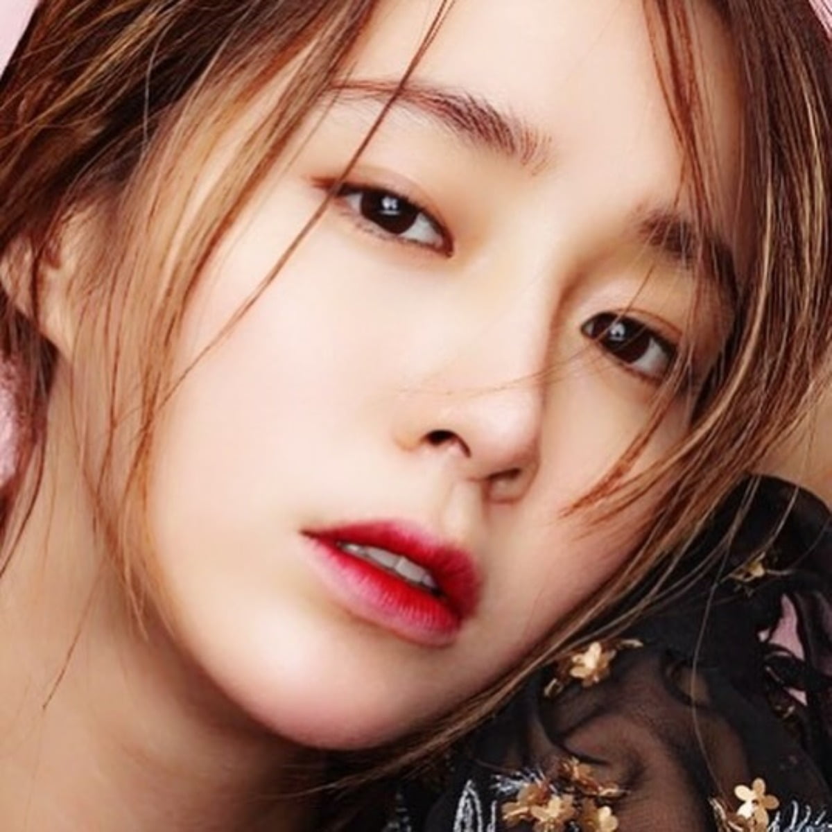 Lee Min-jung Stuns Fans with Timeless Beauty on Instagram