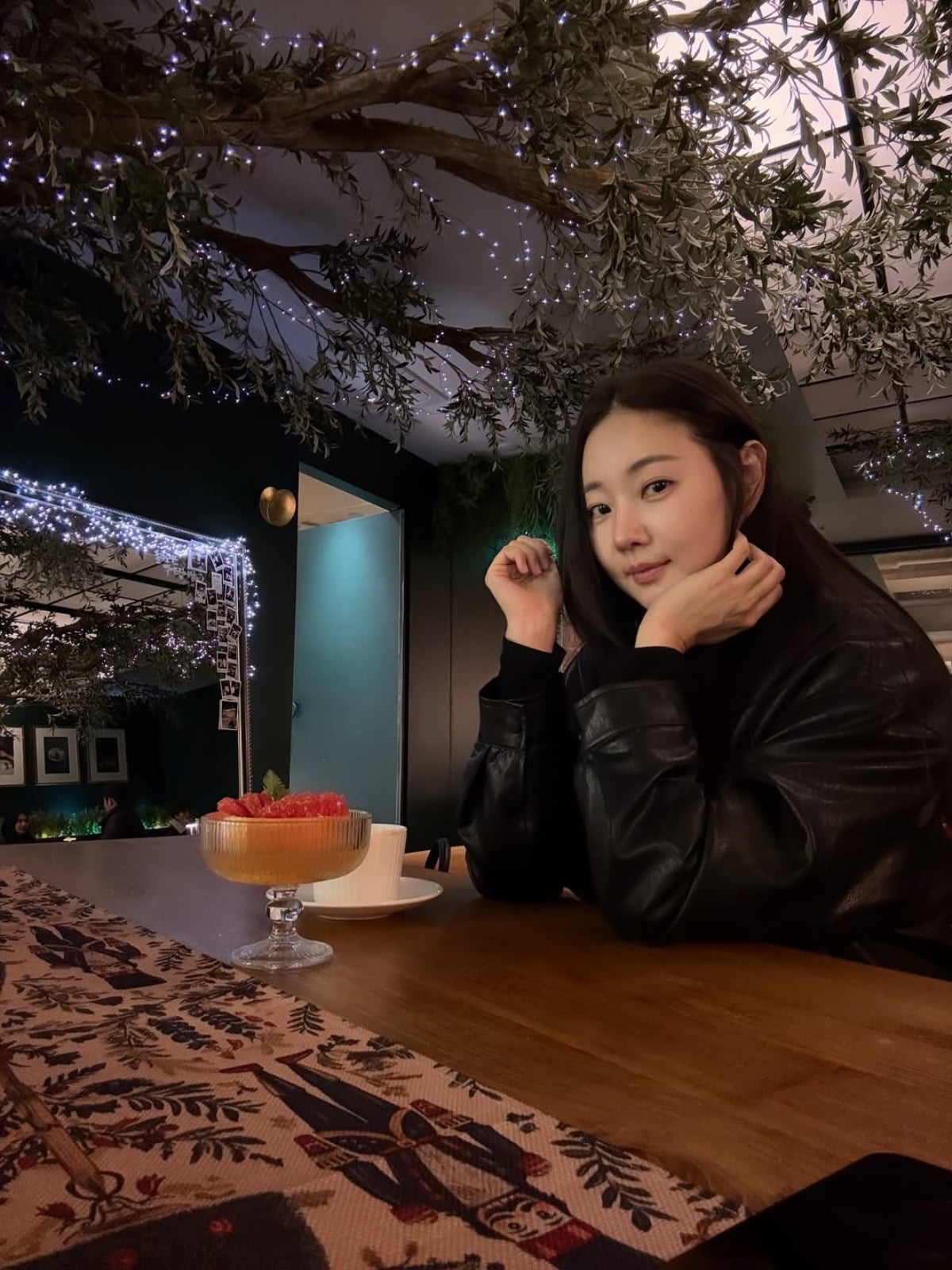 Korean Actress Kim Sa-rang Stuns with Timeless Beauty and Elegance on Instagram